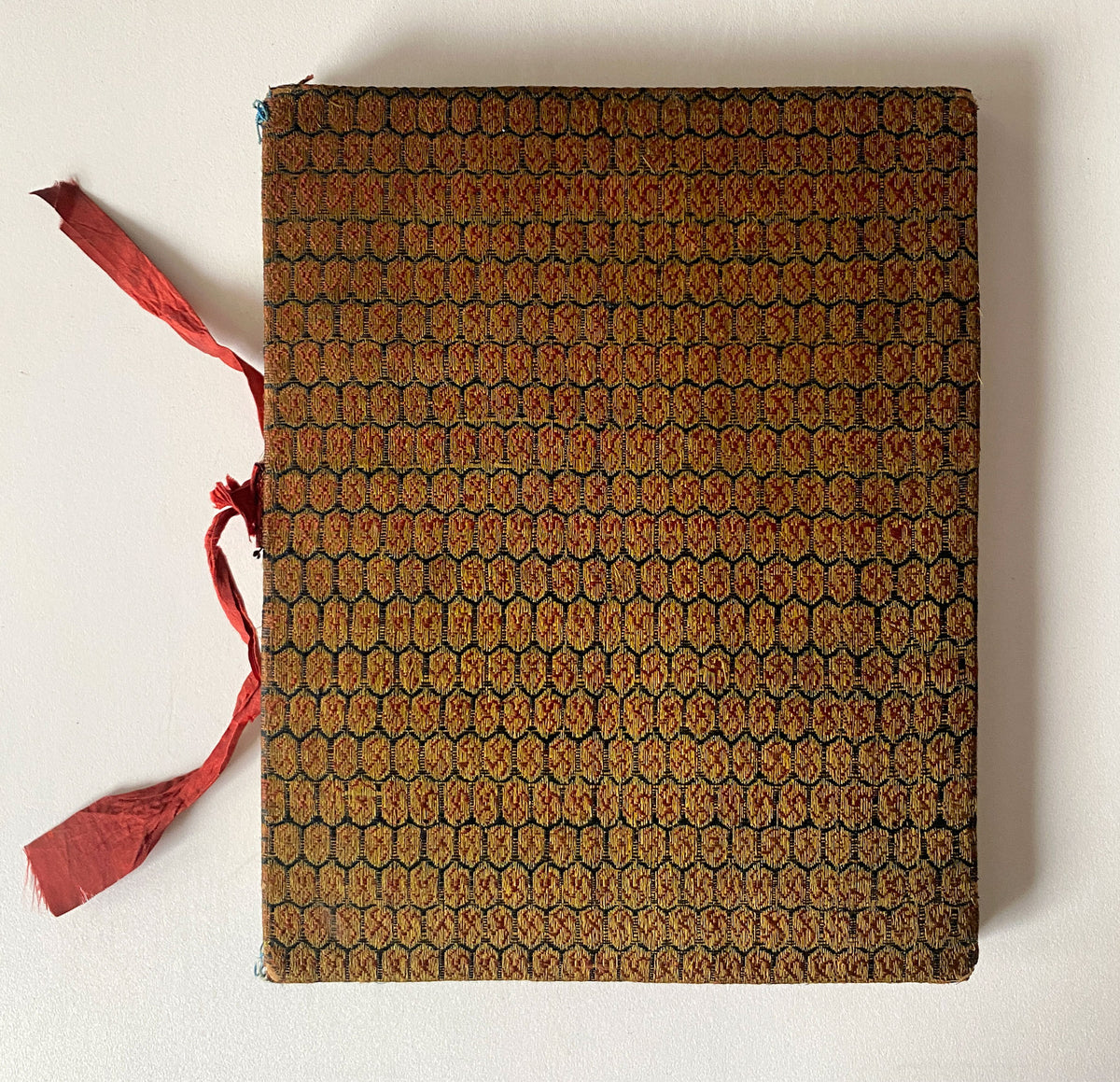 Chinese Qing Dynasty Album of Court Figure Paintings on Pith, Canton, 19th-century